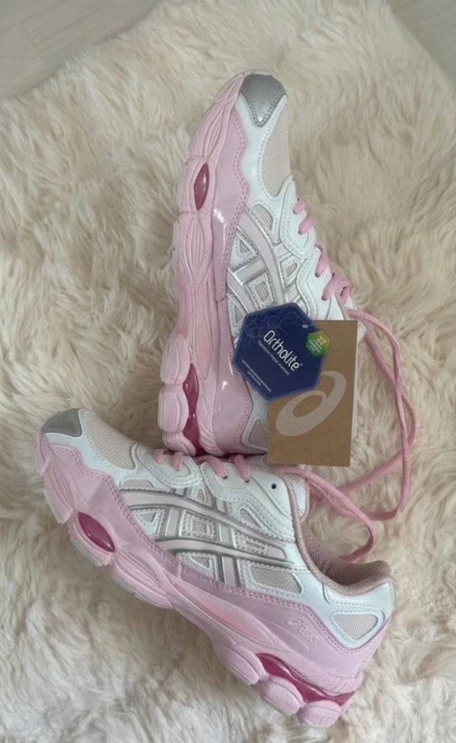 Asics GEL-NYC Rosa y Blanco Talla 39 Con etiqueta