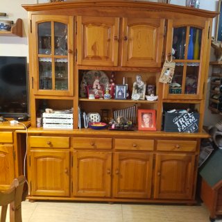 Muebles de pino: Cómoda y estantería