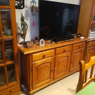 Muebles de pino: Cómoda y estantería