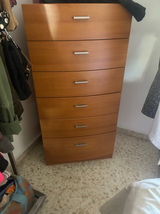 Sinfonier de madera marrón