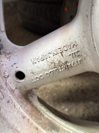 Rueda y suspensión trasera Suzuki GSXR Srad