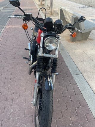 Harley Davidson Sportster 883 Roja