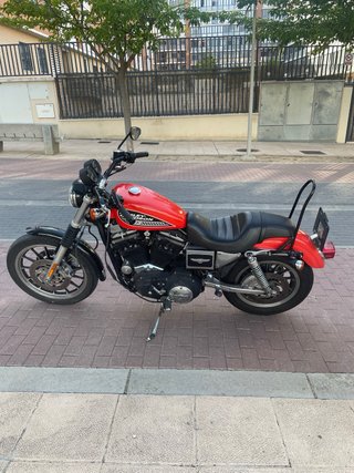 Harley Davidson Sportster 883 Roja