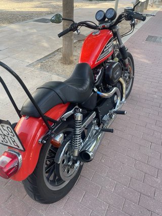 Harley Davidson Sportster 883 Roja