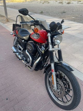 Harley Davidson Sportster 883 Roja