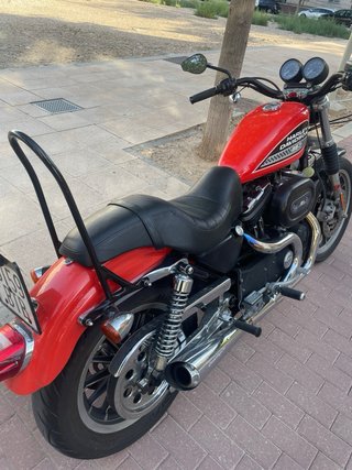 Harley Davidson Sportster 883 Roja