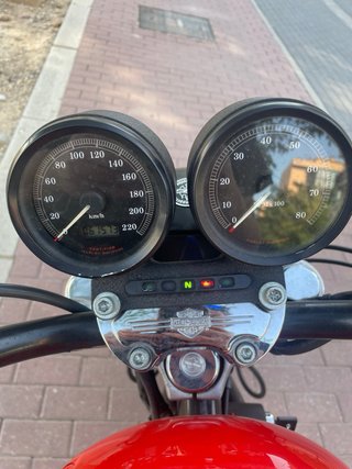 Harley Davidson Sportster 883 Roja