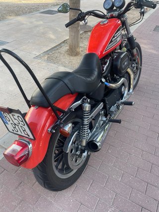 Harley Davidson Sportster 883 Roja
