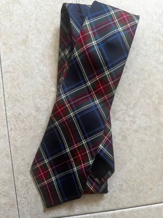 Corbata de cuadros azul y rojo uniforme