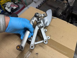 Estribera Derecha Aprilia RS50 Culo Avispa