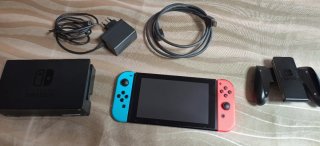 Nintendo Switch V1 azul y roja