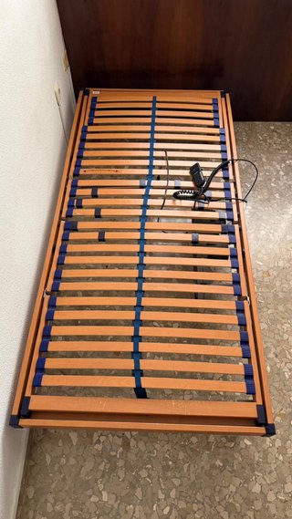 Cama articulada con mando