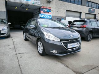 Peugeot 208 2012