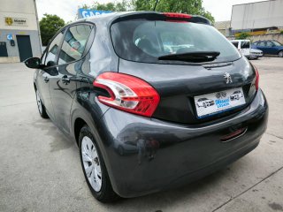 Peugeot 208 2012