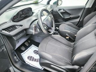 Peugeot 208 2012