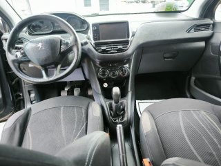 Peugeot 208 2012