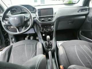 Peugeot 208 2012