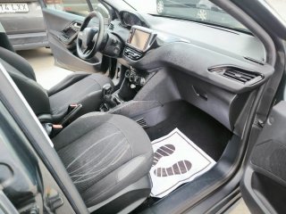 Peugeot 208 2012