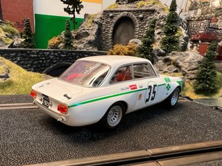 Alfa Romeo Giulia GTAm Scalextric / Slot Fly