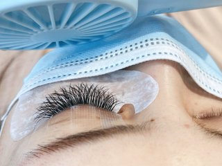 Servicios de peluquería y manicura