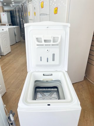 LAVADORA CARGA SUPERIOR INDESIT 5KG. COMO NUEVO