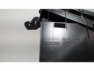 GUIA PARAGOLPES DELANTERA DERECHA 30796388 65424