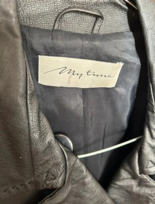 Trench Vintage in Vera Pelle Nera. My Time