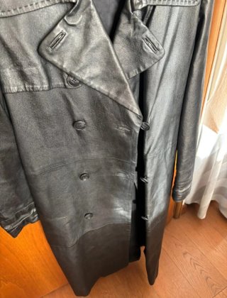 Trench Vintage in Vera Pelle Nera. My Time