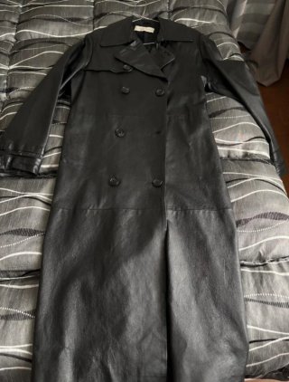 Trench Vintage in Vera Pelle Nera. My Time