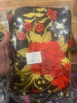 Manton Flamenco Negro Bordado Flores