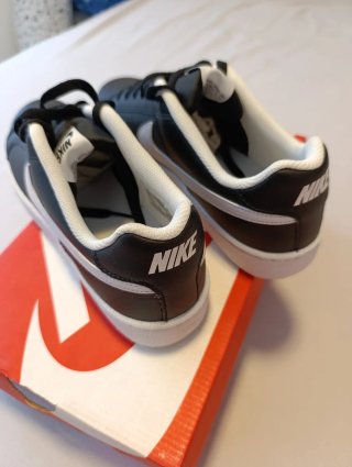 Zapatillas Nike Negras y Blancas