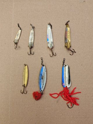 7 pezzi cucchiaini da pesca ondulanti misti