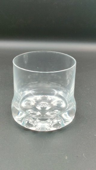 Set di bicchieri per liquore e cubo del ghiaccio
