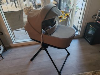 Cuco Inglesina con Soporte y Fundas