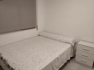 Se alquila habitación para CHICA en Gandía.