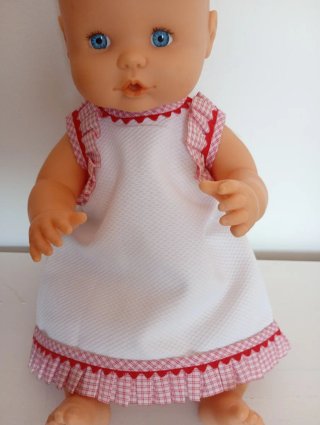Muñeca Nenuco con vestido