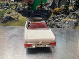 Mercedes 250 SL Scalextric Reprotec
