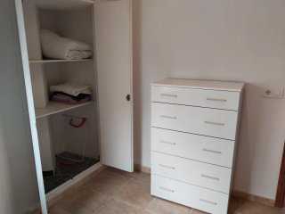 Se alquila habitación para CHICA en Gandía.
