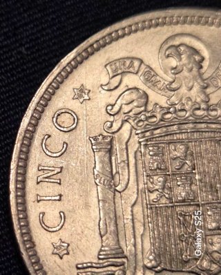 Moneda 5 Pesetas Franco 1949 marca incusa reverso.
