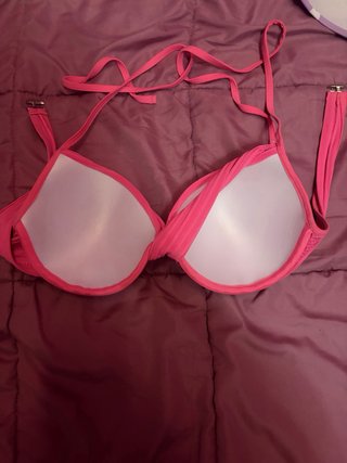 Bikini SHEIN rosa y braguita blanca