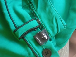Pantalones anchos Oversized verdes.