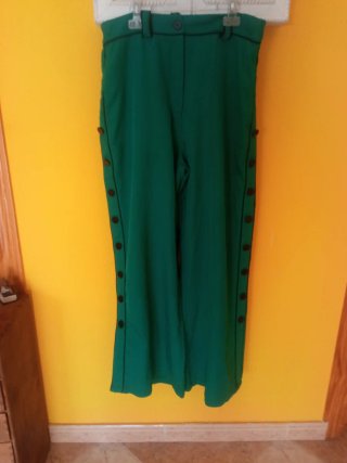 Pantalones anchos Oversized verdes.