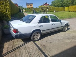 Mercedes-Benz Clase E 1988
