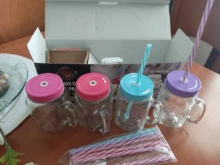 Jarras con tapa y pajita - Pack 4