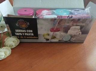 Jarras con tapa y pajita - Pack 4
