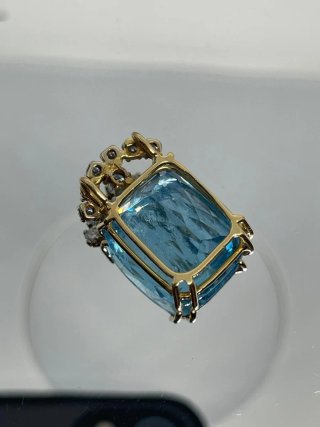 Colgante Oro y Aguamarina con Diamantes