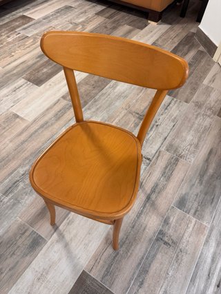 Sillas de madera estilo bistró