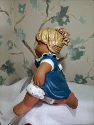 Muñeca de cerámica niña