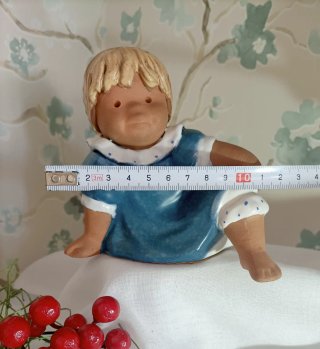 Muñeca de cerámica niña