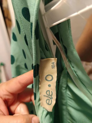 Traje de flamenca verde lunares nuevo.